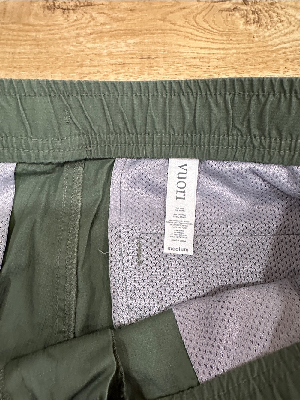 Vuori Women’s Green Pants - Picture 3 of 6